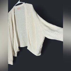 5/$25 Urban Outfitters Oversized Cream Knit Cardigan Sz. S